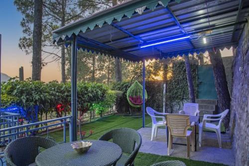 2 BHK Serviced Apt I Party I Bonfire I Music I Sun Pine Villa I Kasauli By Exotic Stays