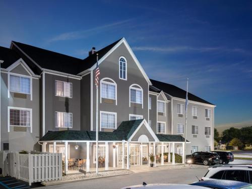 Country Inn & Suites by Radisson, Toledo, OH - Accommodation - Maumee