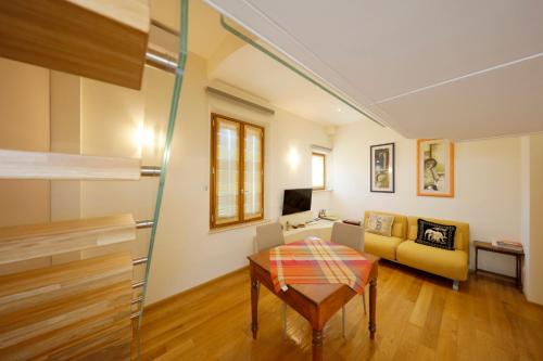  Siena UpTown - Sabrina´s Cozy Apartment, Pension in Siena