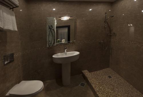 Hotel MADO - image 5