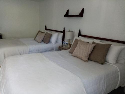 2 double beds