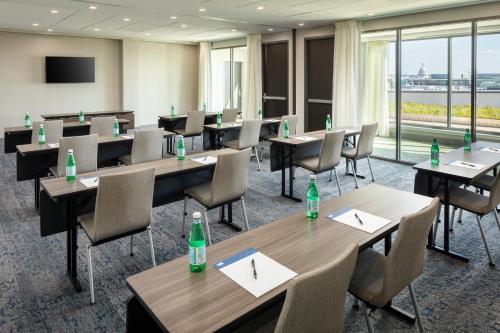 Holiday Inn Express - Washington DC Downtown an IHG Hotel - image 9