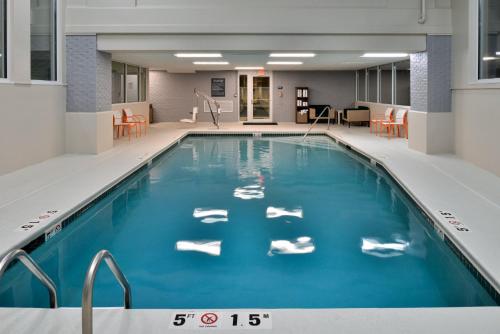 Holiday Inn Hotel & Suites Overland Park-Convention Center, an IHG Hotel