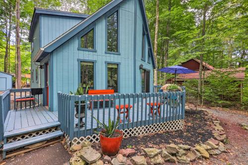 Colorful Pocono Lake Cabin with Deck and Fire Pit