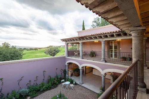 Luxury Villa, Kitchen, Golf Course Views, Wifi