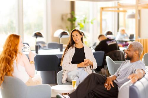 YOTEL Amsterdam - image 6