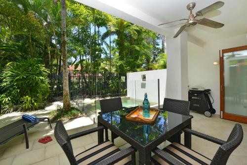 Villa - Beach Front image 3