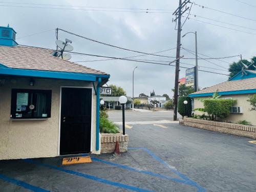 Holly Park Motel near LAX – Inglewood, CA