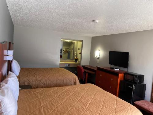 Briarwood Inn - image 14