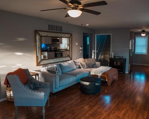 Sandusky Bay Hot Tub, Gym, Patio, Games, Recreation Watercraft, Waterside Home, check it out! in Port Clinton (OH)