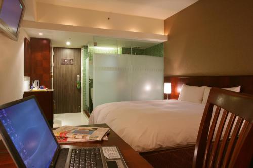 room detail thumbnail 0