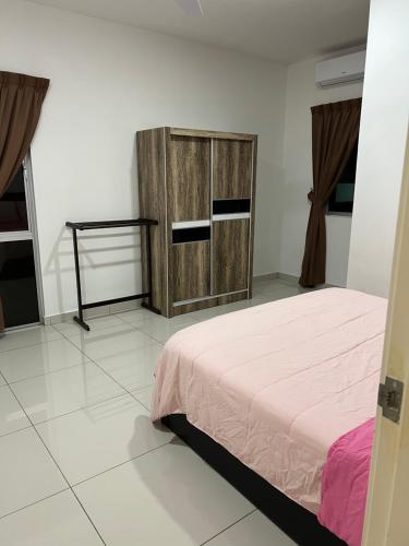 4 bedrooms (private bathroom) Perdana Hill Villa