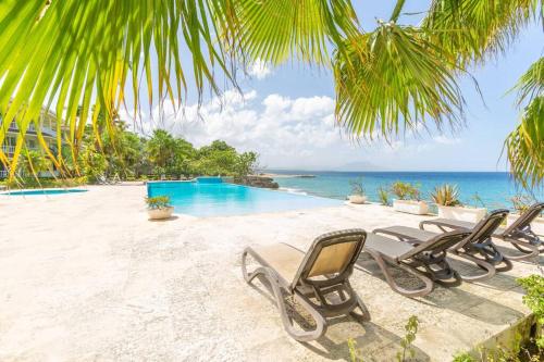 Lovely 2-Bedroom unit rental with pool
