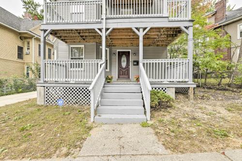 Cozy Springfield Apartment, Close to Parks! in Springfield, USA