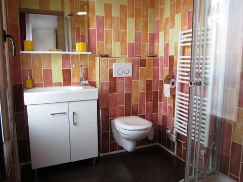Bathroom, Chatihotes in Chatillon