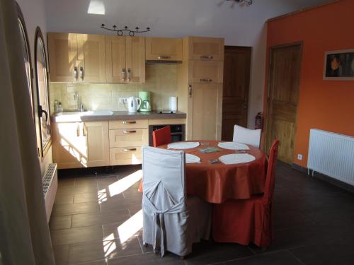 Kitchen, Chatihotes in Chatillon