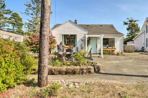 Charming Seaview Home with BBQ, Deck and Fire Pit