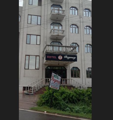 Hotel Regency By WB Inn