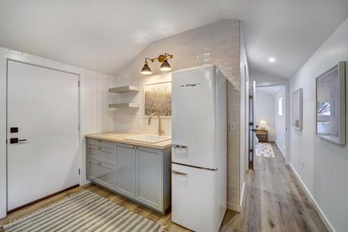 Scenic Tulsa Getaway with Deck and Fire Pit Scenic Tulsa Getaway with Deck and Fire Pit