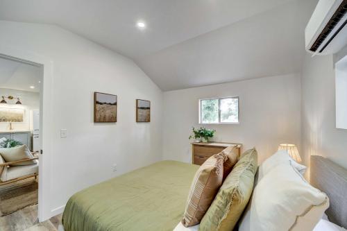 Scenic Tulsa Getaway with Deck and Fire Pit Scenic Tulsa Getaway with Deck and Fire Pit