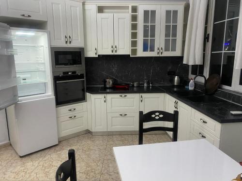 Tirana Apartment white, Tirana (zdjęcie 6)