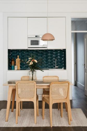 2 bedrooms, 4 beds
