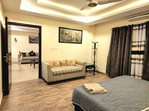 Bright & Beautiful 1 Bed Apt In Bahria Town, Равалпинди (фото 6)