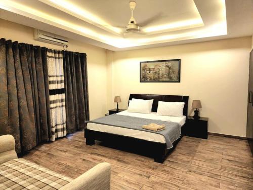 Bright & Beautiful 1 Bed Apt In Bahria Town, Равалпинди (фото 10)