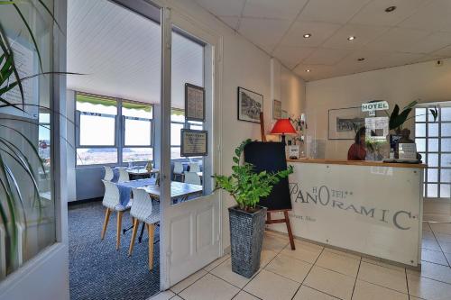 餐廳, 全景酒店 (Le Panoramic Hotel) in 西梅茲