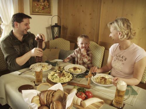 Landhotel Berghof - image 6