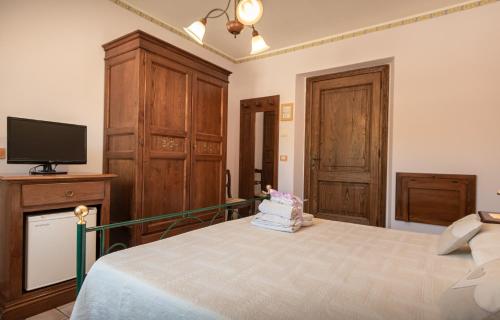 Double Room image 9