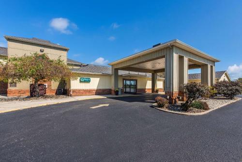 Quality Inn - Hotel - Upper Sandusky