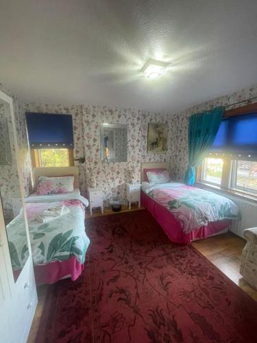 Redwood Lodge Room Type - Twin Room