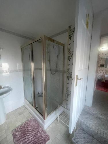 Redwood Lodge - main image