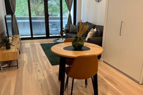 Brand New Luxe SOL Canberra CBD One bedroom Apartment