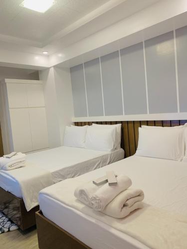 2 double beds