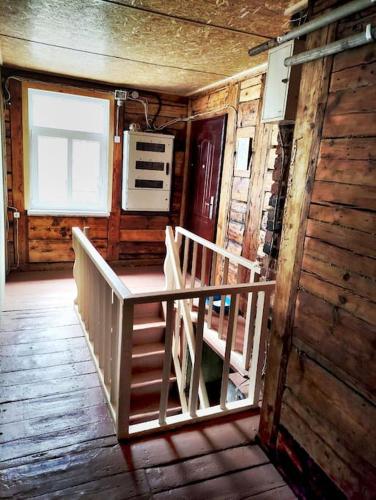 Modern 2BR Apt near Train Station w Free Parking & Family games - image 2