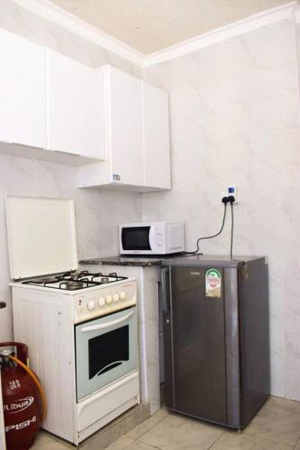 Rorot 2 bdrm stay located Annex home away(bright) in Eldoret