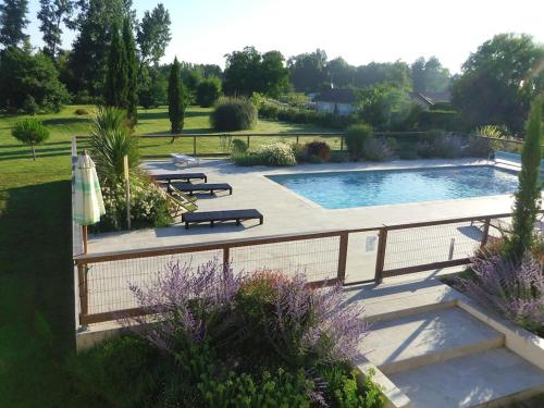 "Le gite du Petit Guilhem" Près Bordeaux Maison classée 4étoiles Meublé Tourisme piscine parc étang