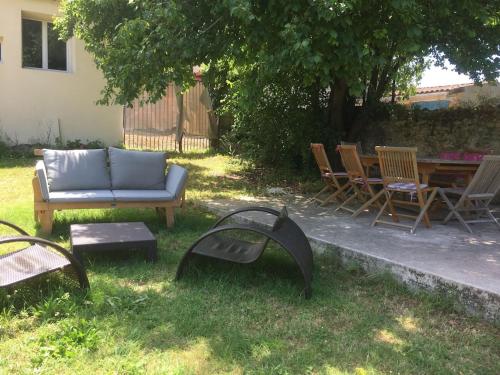 "Le gite du Petit Guilhem" Près Bordeaux Maison classée 4étoiles Meublé Tourisme piscine parc étang