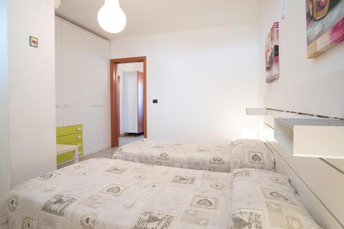 Beverly Park Residence - image 6