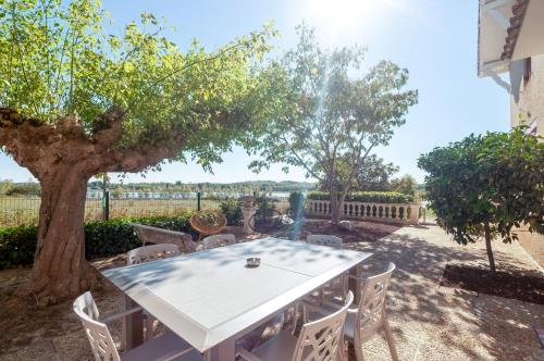 Garden, Chez Annie et William in Meilhan-sur-Garonne