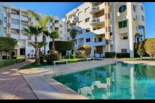Superbe appartement avec piscine in 모하메디아