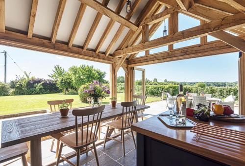 Exterior view, Hilltop Cottage in Holt (Dorset)