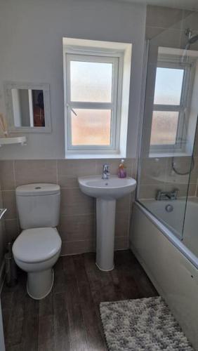 Well Furnished 3 Bedroom House in a cosy estate in Bolton