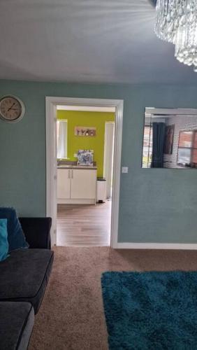 Well Furnished 3 Bedroom House in a cosy estate in Bolton