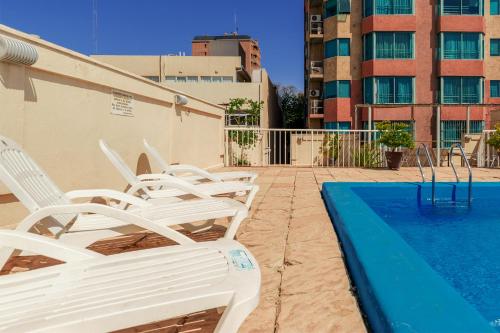 Swimming pool, Millennium Inn Mendoza in Mendoza City Center