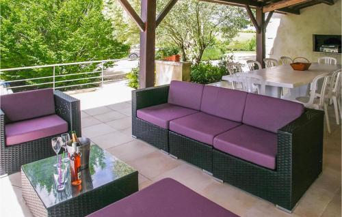 Cozy Home In St, Aubin De Cadelech With Outdoor Swimming Pool