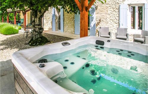 Cozy Home In St, Aubin De Cadelech With Outdoor Swimming Pool