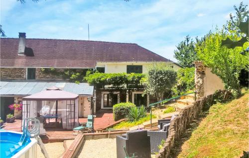 Exterior view, Stunning Apartment In La Coquille in La Coquille